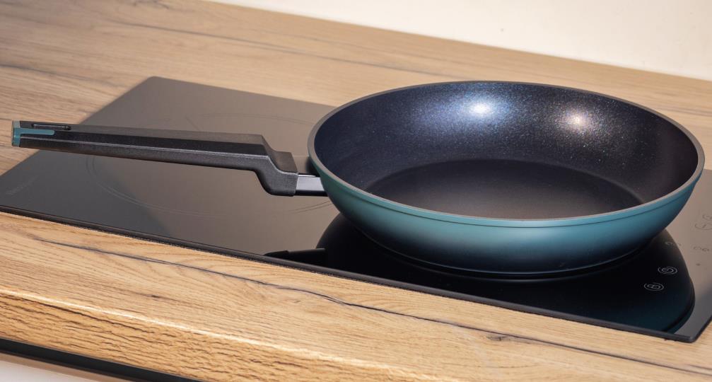 Изображение Универсальная сковорода Attribute AFN026 NEBULA 26см индукция (26 см )